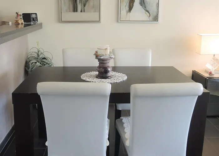 Magnolia By Fewotessin