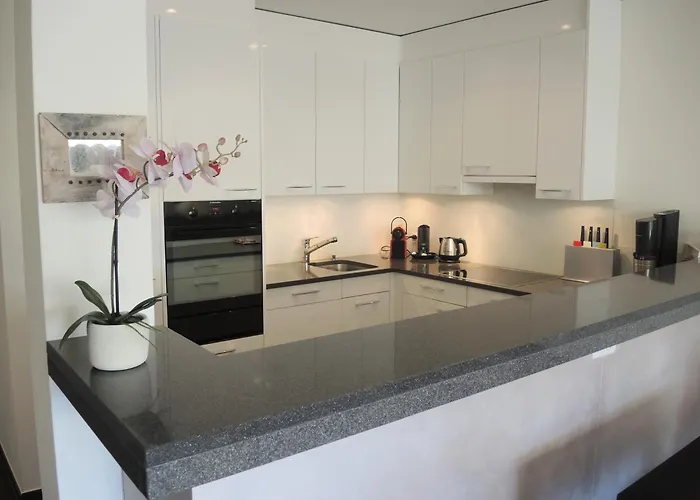 Magnolia By Fewotessin